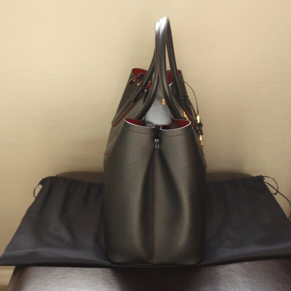 Prada Medium Double Saffiano Cuir Leather Tote Bag - Picture 6 of 13